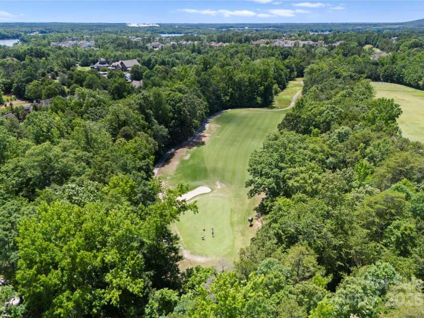 13837 Grand Palisades Parkway, Charlotte, NC 28278.  MLS# CAR4259254, YatesRealty ID 16445. 