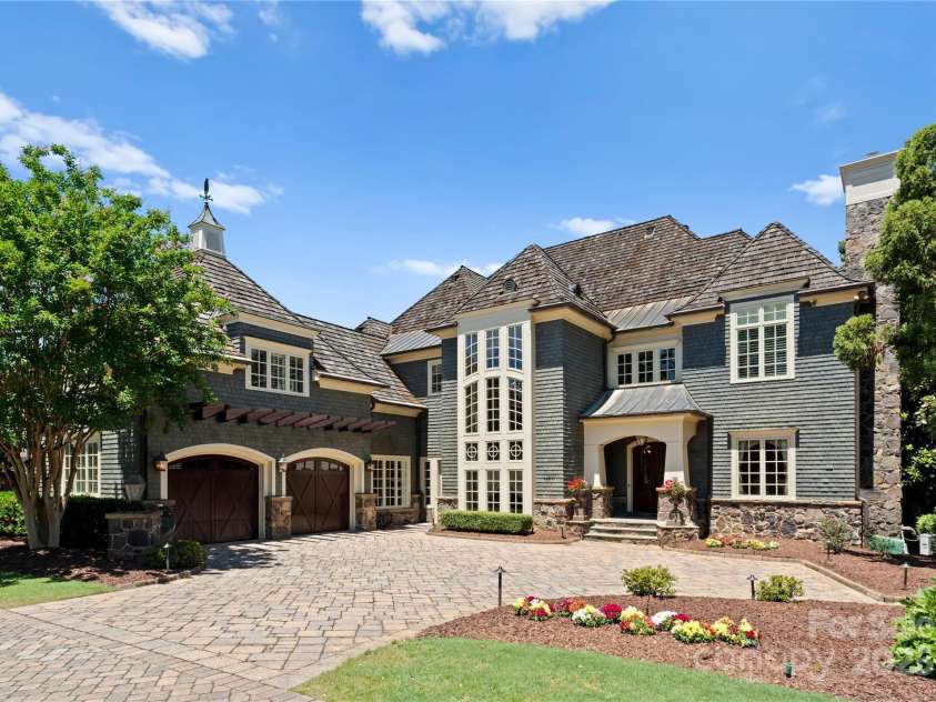 13837 Grand Palisades Parkway, Charlotte, NC 28278.  MLS# CAR4259254, YatesRealty ID 16445. 