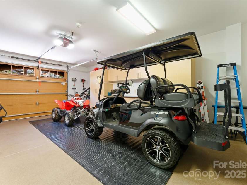 13837 Grand Palisades Parkway, Charlotte, NC 28278.  MLS# CAR4259254, YatesRealty ID 16445. 