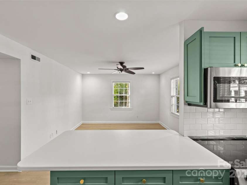 108 Colville Road, Charlotte, NC 28207.  MLS# CAR4233402, YatesRealty ID 16447. 