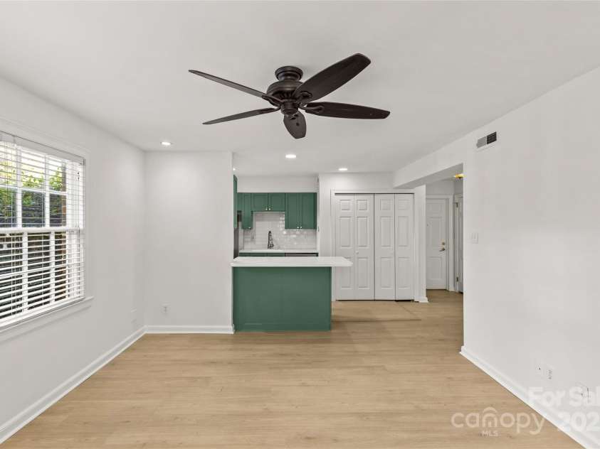 108 Colville Road, Charlotte, NC 28207.  MLS# CAR4233402, YatesRealty ID 16447. 