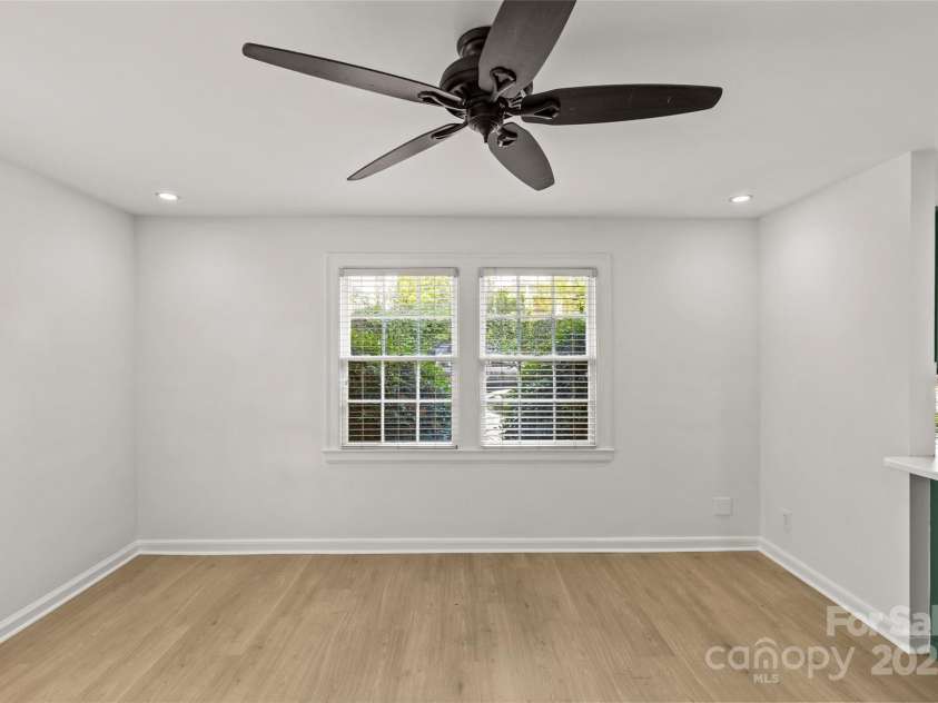 108 Colville Road, Charlotte, NC 28207.  MLS# CAR4233402, YatesRealty ID 16447. 