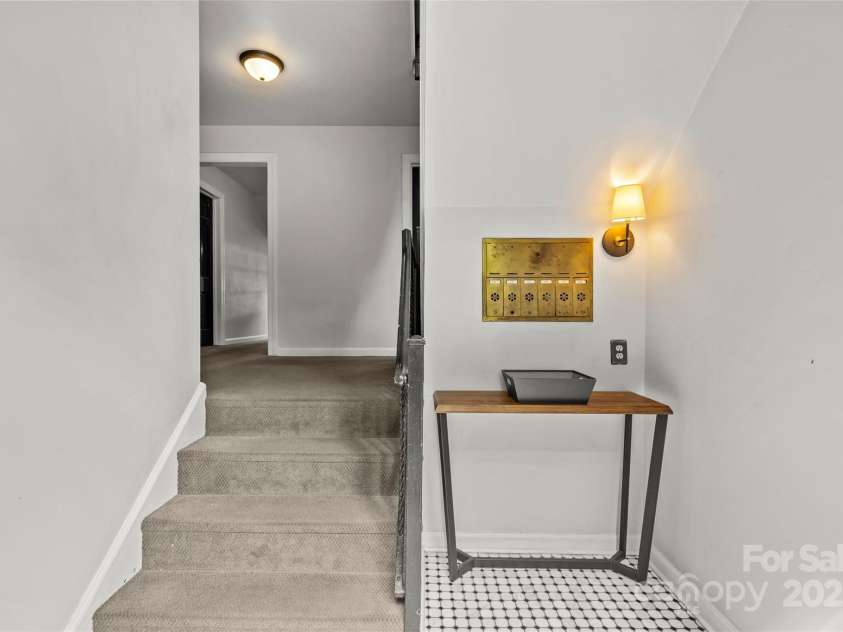 108 Colville Road, Charlotte, NC 28207.  MLS# CAR4233402, YatesRealty ID 16447. 