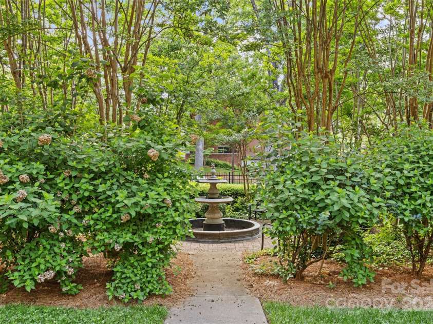 108 Colville Road, Charlotte, NC 28207.  MLS# CAR4233402, YatesRealty ID 16447. 