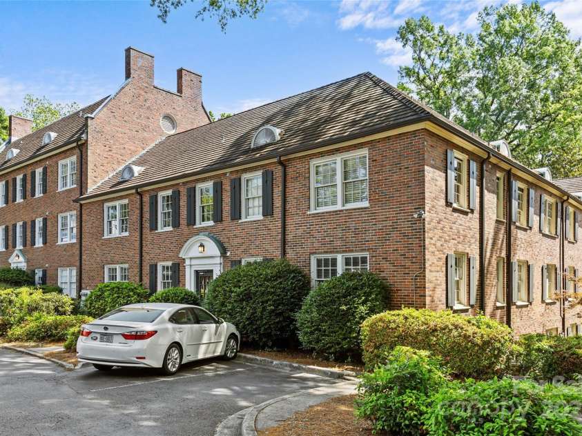 108 Colville Road, Charlotte, NC 28207.  MLS# CAR4233402, YatesRealty ID 16447. 