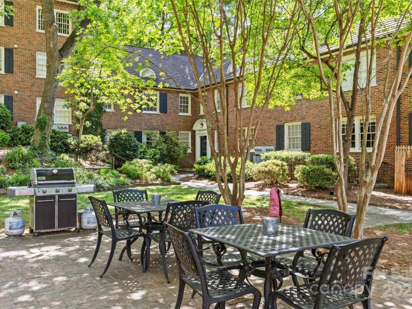 108 Colville Road, Charlotte, NC 28207.  MLS# CAR4233402, YatesRealty ID 16447. 