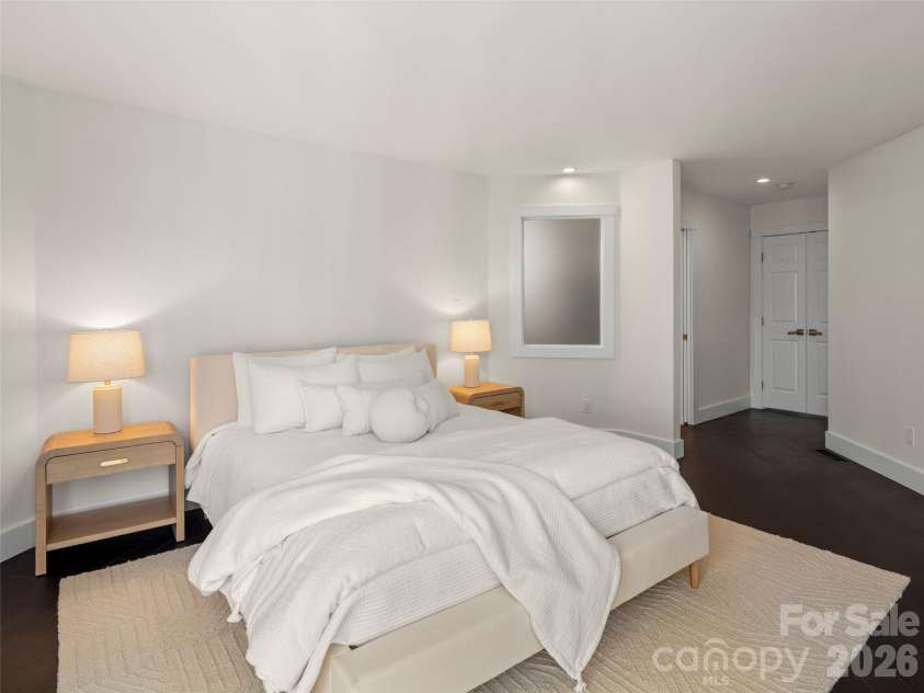 3501 Timber Trail, Asheville, NC 28804.  MLS# CAR4357759, YatesRealty ID 16447. 