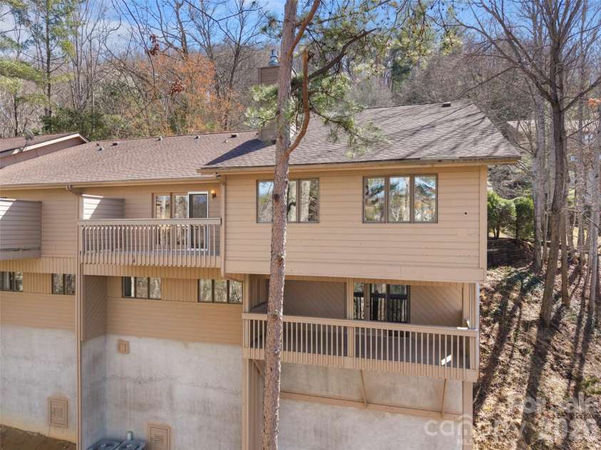 3501 Timber Trail, Asheville, NC 28804.  MLS# CAR4357759, YatesRealty ID 16447. 