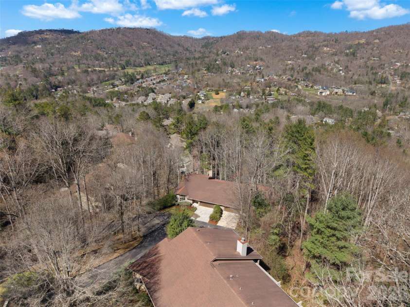 3501 Timber Trail, Asheville, NC 28804.  MLS# CAR4357759, YatesRealty ID 16447. 