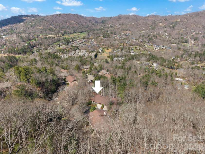 3501 Timber Trail, Asheville, NC 28804.  MLS# CAR4357759, YatesRealty ID 16447. 
