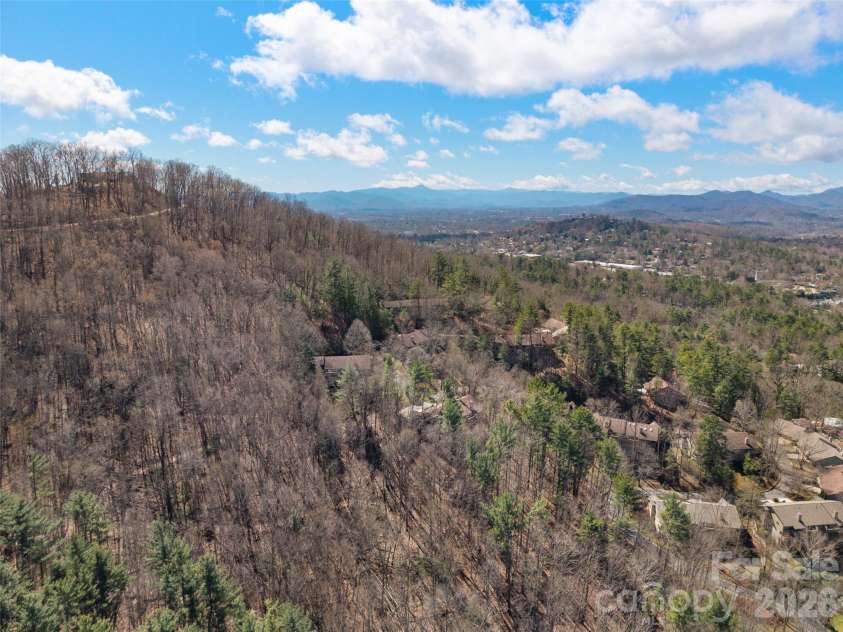 3501 Timber Trail, Asheville, NC 28804.  MLS# CAR4357759, YatesRealty ID 16447. 