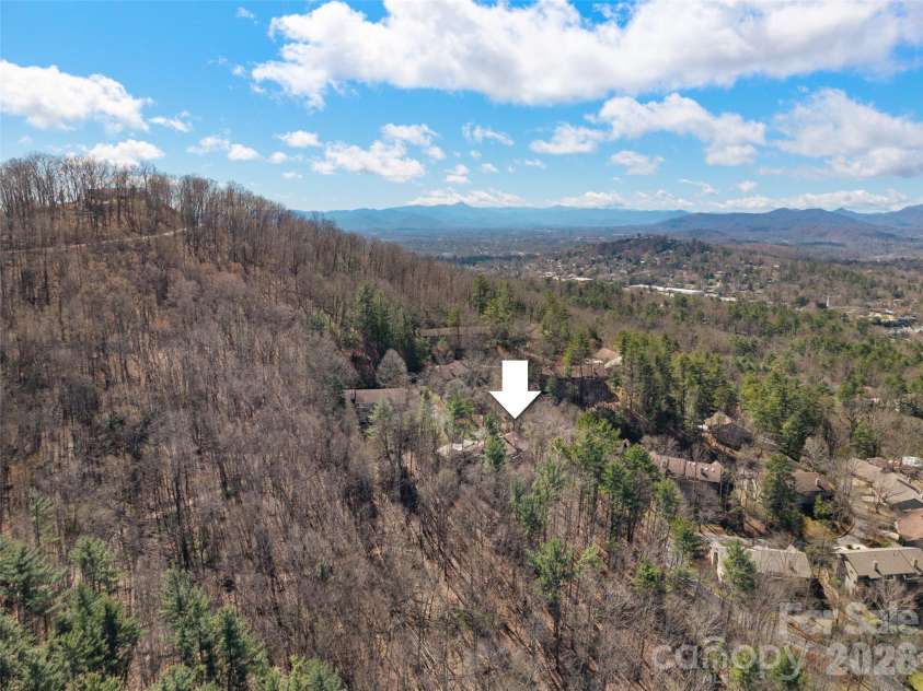 3501 Timber Trail, Asheville, NC 28804.  MLS# CAR4357759, YatesRealty ID 16447. 