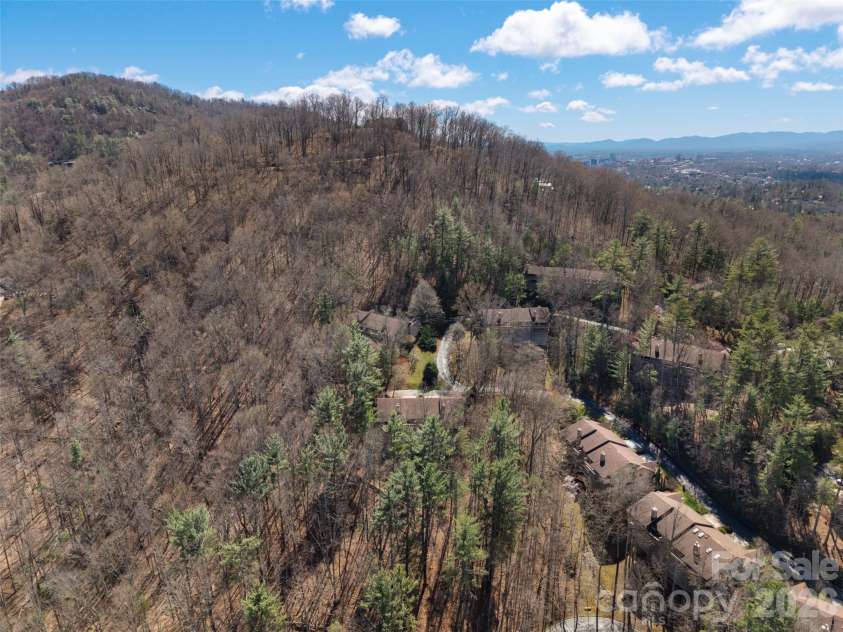 3501 Timber Trail, Asheville, NC 28804.  MLS# CAR4357759, YatesRealty ID 16447. 
