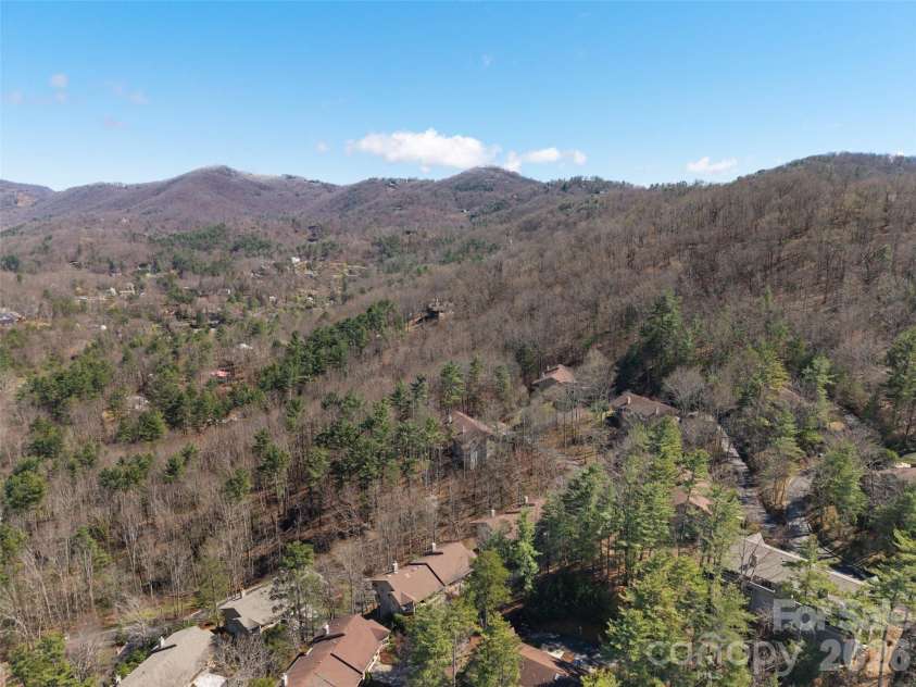 3501 Timber Trail, Asheville, NC 28804.  MLS# CAR4357759, YatesRealty ID 16447. 