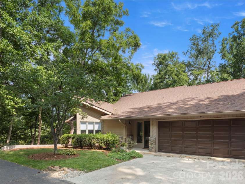 3501 Timber Trail, Asheville, NC 28804.  MLS# CAR4357759, YatesRealty ID 16447. 