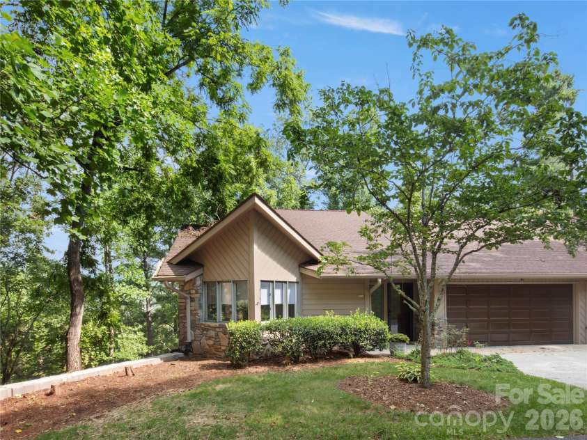 3501 Timber Trail, Asheville, NC 28804.  MLS# CAR4357759, YatesRealty ID 16447. 