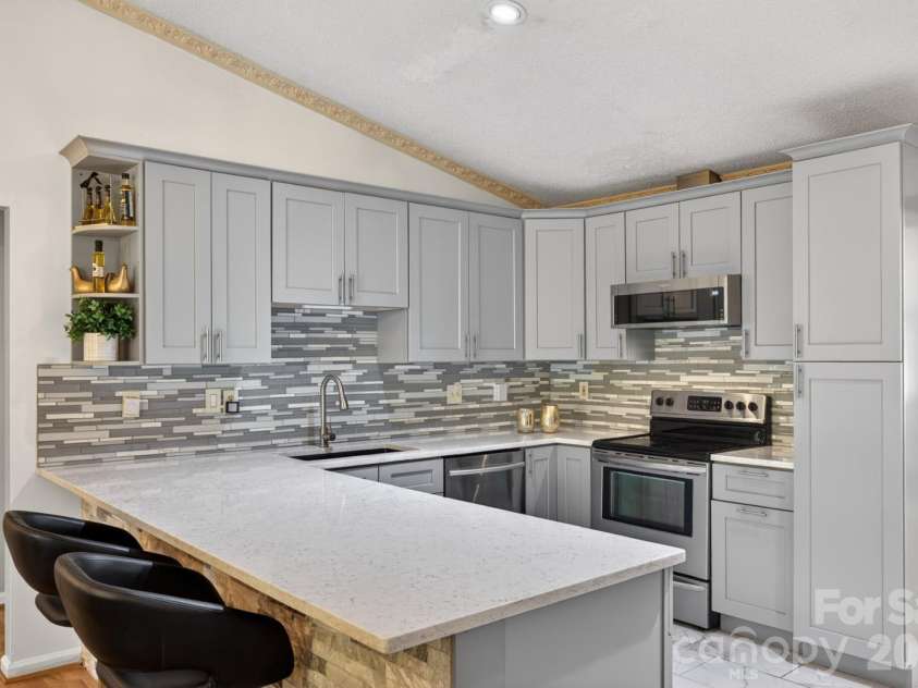 1370 Julius Drive, Salisbury, NC 28147.  MLS# CAR4368921, YatesRealty ID 16448. 