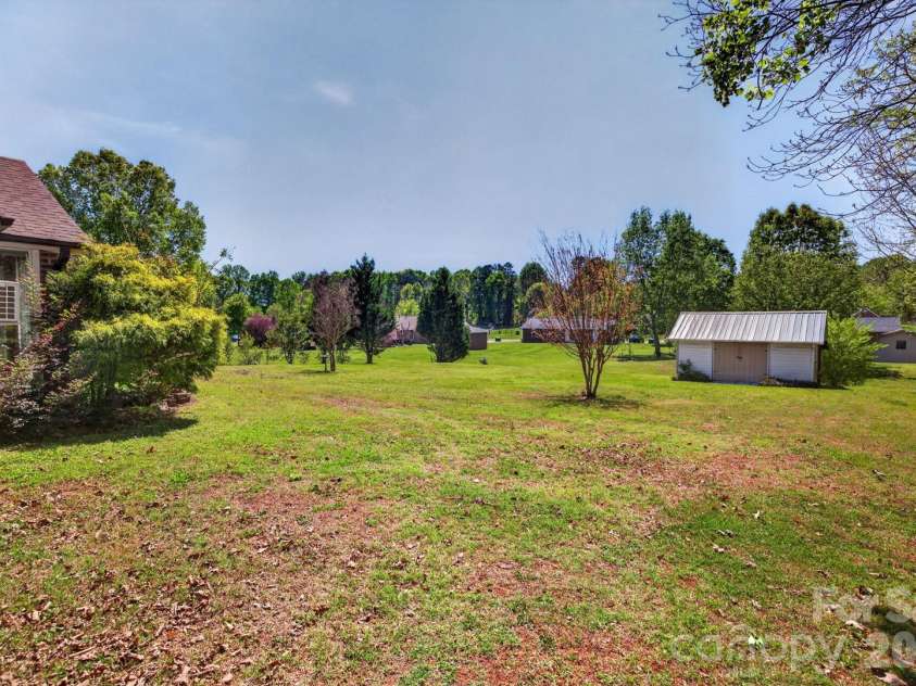 1370 Julius Drive, Salisbury, NC 28147.  MLS# CAR4368921, YatesRealty ID 16448. 