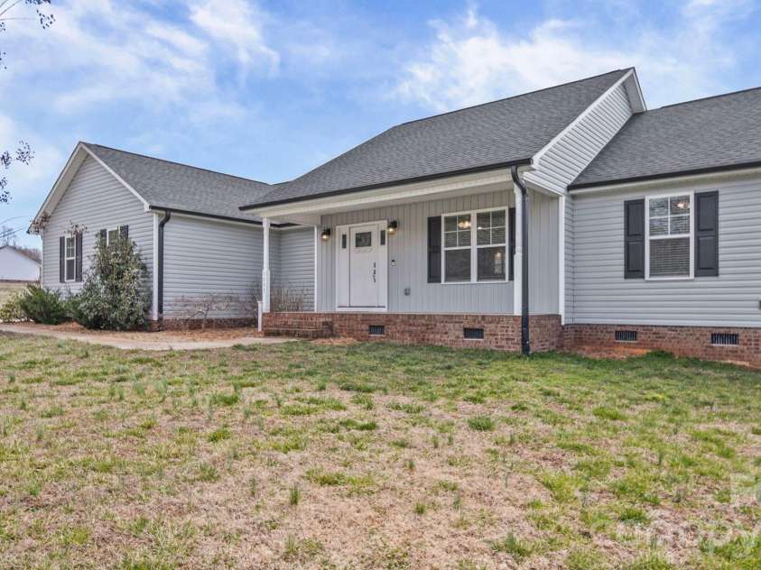 3897 Ritchie Road, Lincolnton, NC 28092.  MLS# CAR4350349, YatesRealty ID 16449. 
