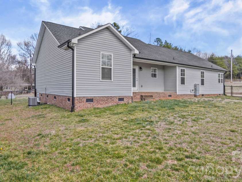 3897 Ritchie Road, Lincolnton, NC 28092.  MLS# CAR4350349, YatesRealty ID 16449. 