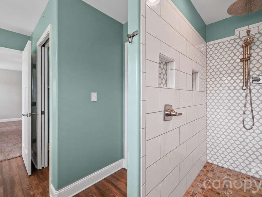 3897 Ritchie Road, Lincolnton, NC 28092.  MLS# CAR4350349, YatesRealty ID 16449. Primary Bath