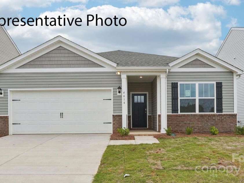 211 Mary Locke Way, Statesville, NC 28677.  MLS# CAR4331281, YatesRealty ID 1645. 