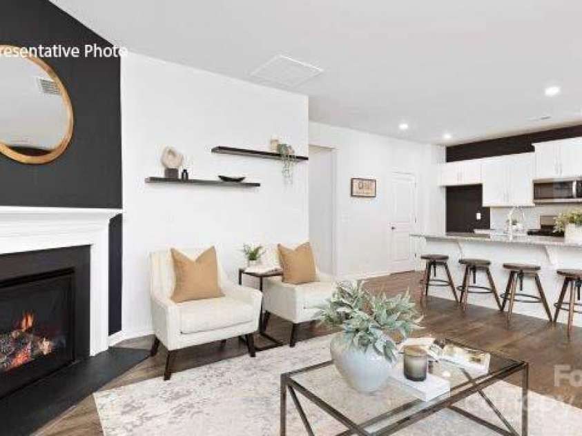 211 Mary Locke Way, Statesville, NC 28677.  MLS# CAR4331281, YatesRealty ID 1645. 