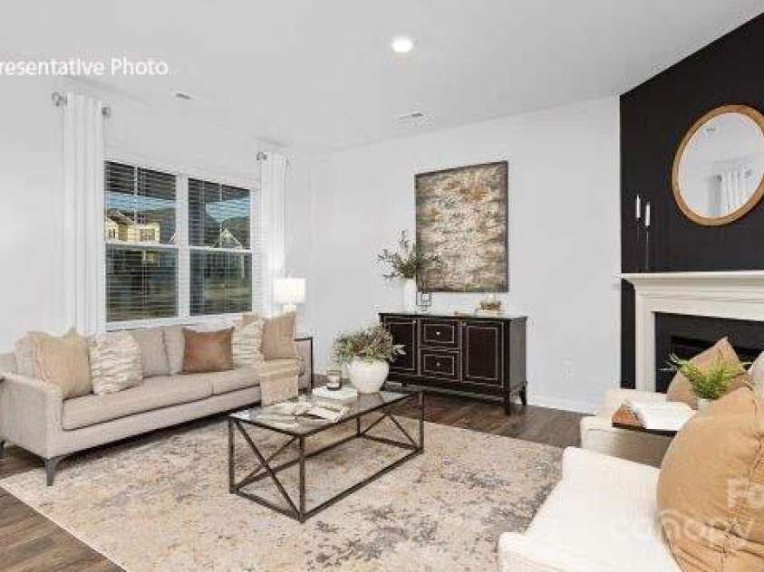 211 Mary Locke Way, Statesville, NC 28677.  MLS# CAR4331281, YatesRealty ID 1645. 