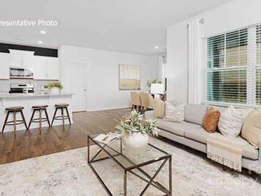 211 Mary Locke Way, Statesville, NC 28677.  MLS# CAR4331281, YatesRealty ID 1645. 