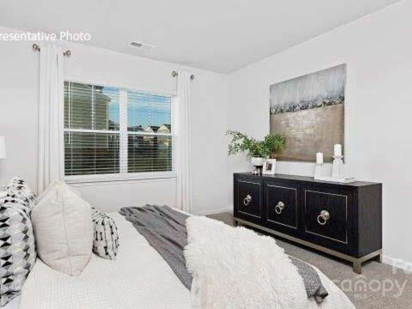 211 Mary Locke Way, Statesville, NC 28677.  MLS# CAR4331281, YatesRealty ID 1645. 