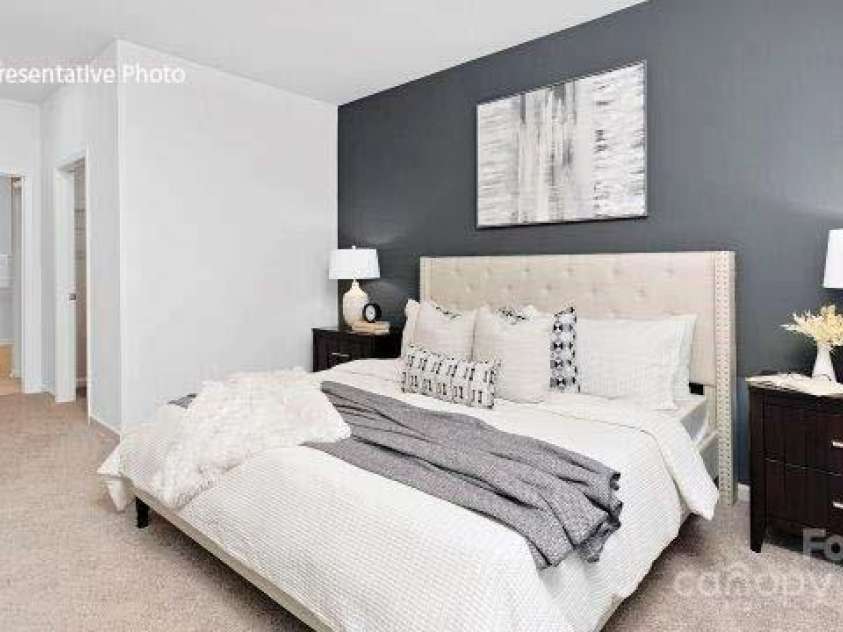 211 Mary Locke Way, Statesville, NC 28677.  MLS# CAR4331281, YatesRealty ID 1645. 