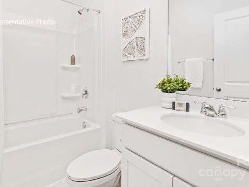 211 Mary Locke Way, Statesville, NC 28677.  MLS# CAR4331281, YatesRealty ID 1645. 