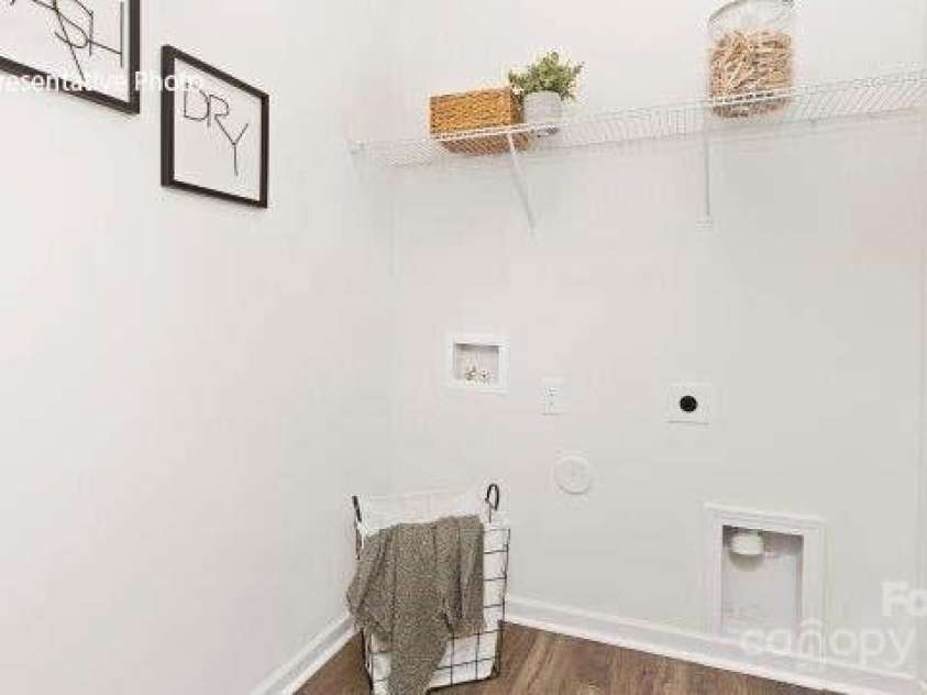 211 Mary Locke Way, Statesville, NC 28677.  MLS# CAR4331281, YatesRealty ID 1645. 