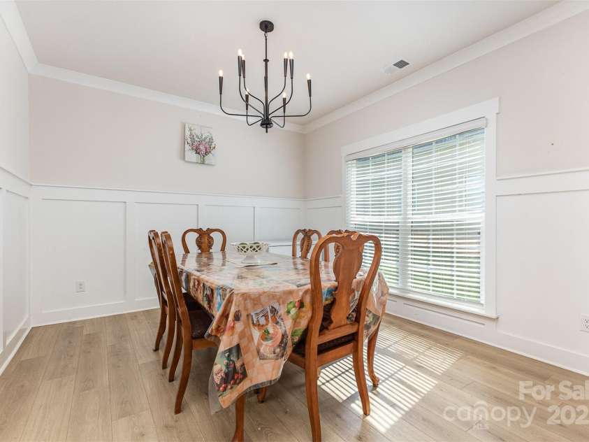 7725 Shalom Drive, Charlotte, NC 28216.  MLS# CAR4309397, YatesRealty ID 1645. 