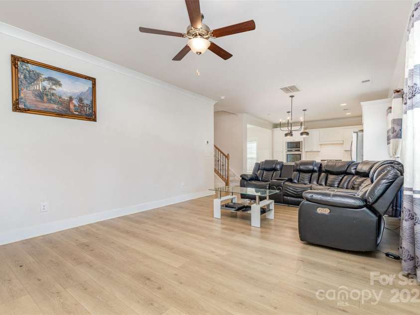 7725 Shalom Drive, Charlotte, NC 28216.  MLS# CAR4309397, YatesRealty ID 1645. 