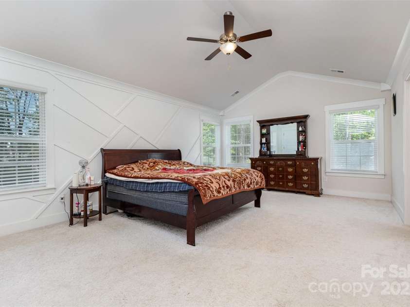 7725 Shalom Drive, Charlotte, NC 28216.  MLS# CAR4309397, YatesRealty ID 1645. 