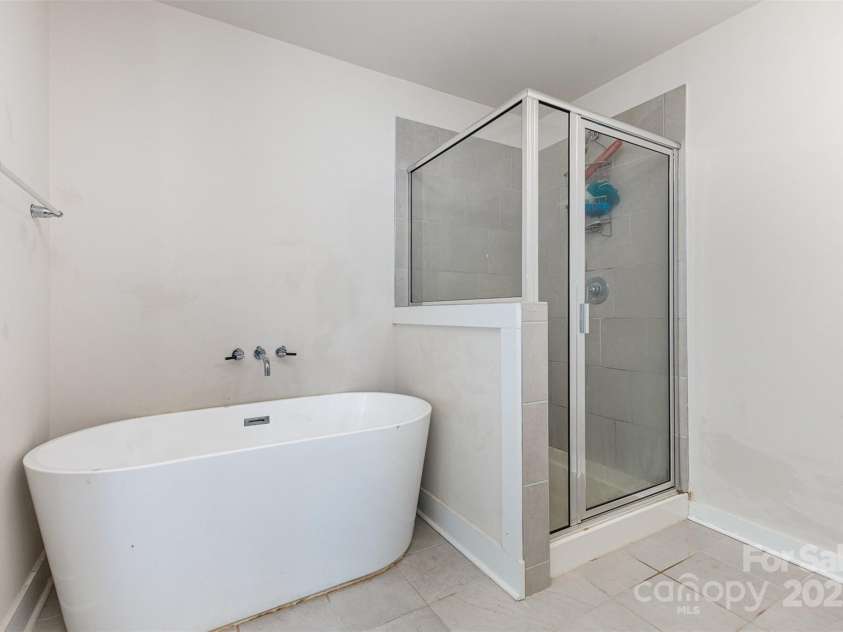 7725 Shalom Drive, Charlotte, NC 28216.  MLS# CAR4309397, YatesRealty ID 1645. 