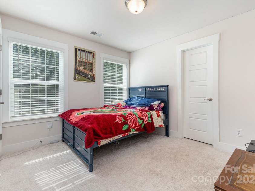 7725 Shalom Drive, Charlotte, NC 28216.  MLS# CAR4309397, YatesRealty ID 1645. 
