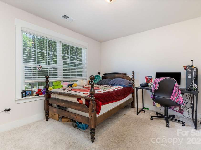 7725 Shalom Drive, Charlotte, NC 28216.  MLS# CAR4309397, YatesRealty ID 1645. 
