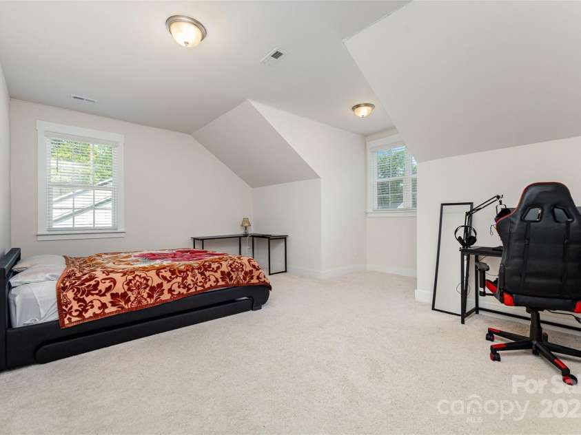 7725 Shalom Drive, Charlotte, NC 28216.  MLS# CAR4309397, YatesRealty ID 1645. 