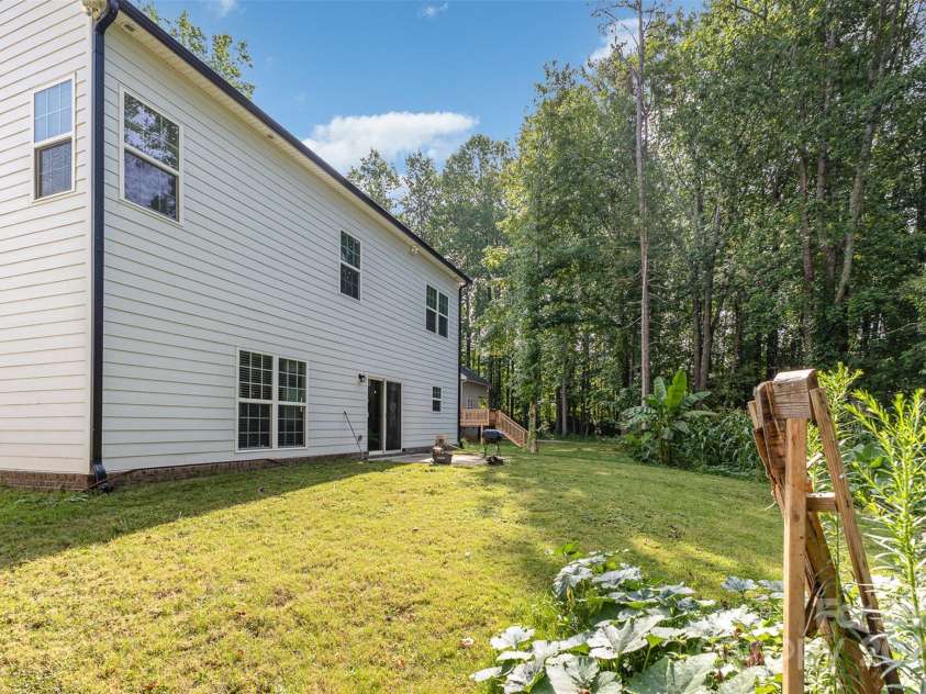 7725 Shalom Drive, Charlotte, NC 28216.  MLS# CAR4309397, YatesRealty ID 1645. 