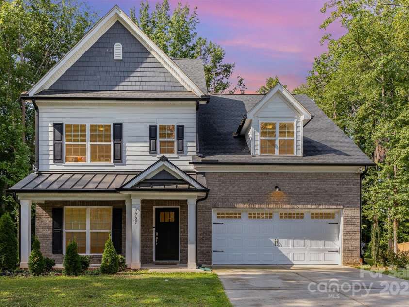 7725 Shalom Drive, Charlotte, NC 28216.  MLS# CAR4309397, YatesRealty ID 1645. 
