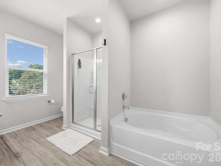 204 Overstone Court, Fort Mill, SC 29715.  MLS# CAR4369721, YatesRealty ID 16450. Primary Full Bath