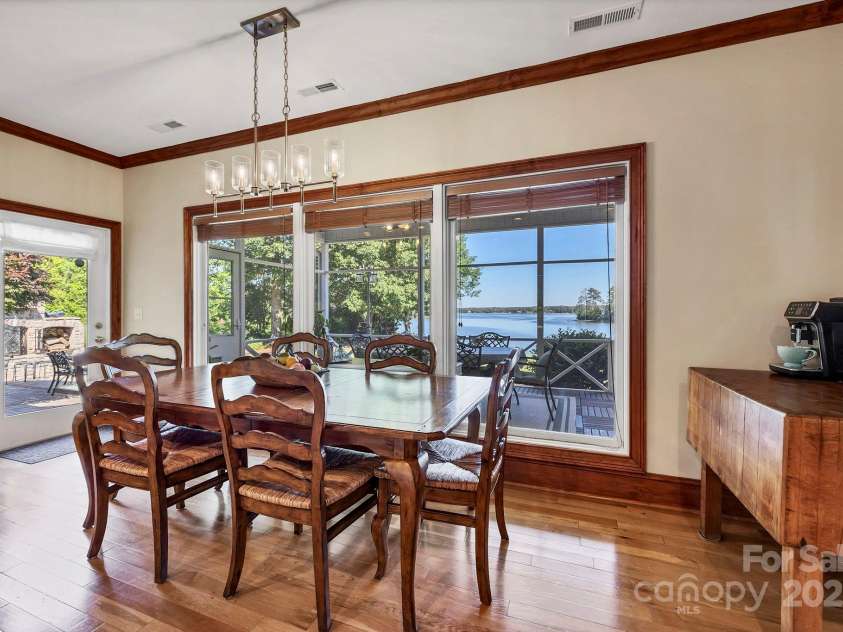2102 Lake Road, Ridgeway, SC 29130.  MLS# CAR4256737, YatesRealty ID 16450. Breakfast Area. Enjoy a casual meal with great views of the lake.