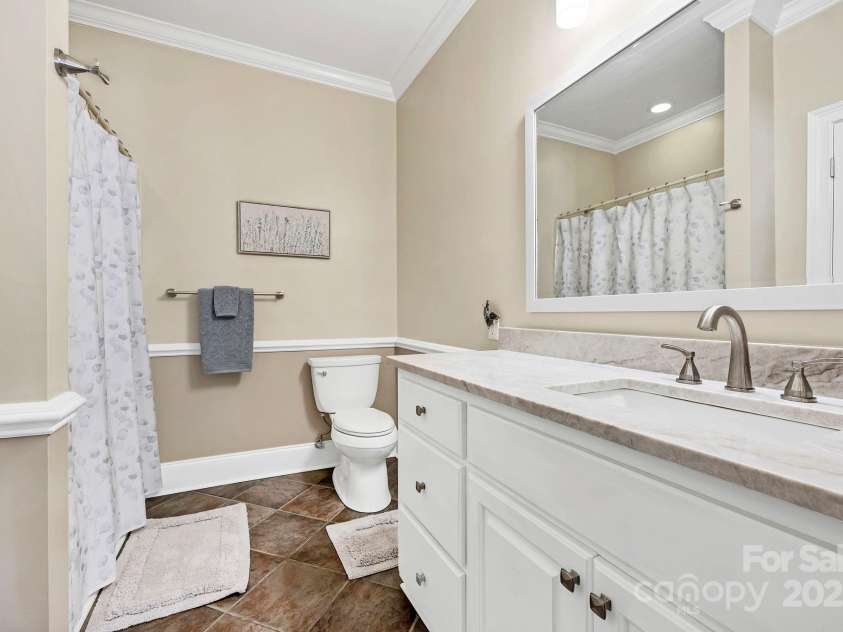 2102 Lake Road, Ridgeway, SC 29130.  MLS# CAR4256737, YatesRealty ID 16450. Ensuite Bath for 2nd Primary Bedroom