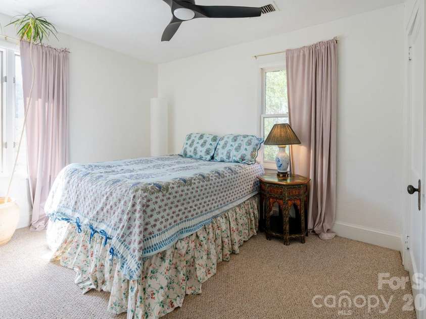 34 Oakley Road, Asheville, NC 28803.  MLS# CAR4371433, YatesRealty ID 16451. 