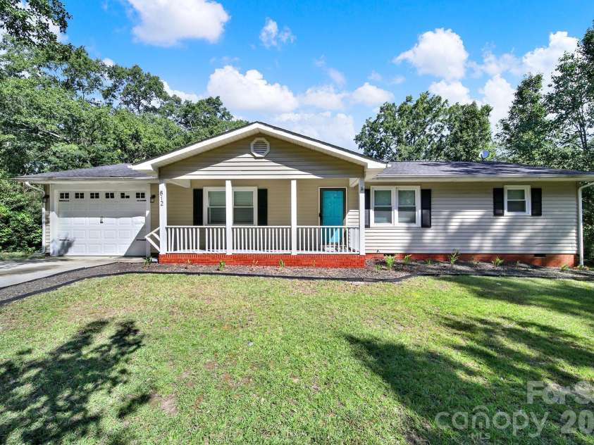 812 Hudson Street, Lancaster, SC 29720.  MLS# CAR4368804, YatesRealty ID 16452. 