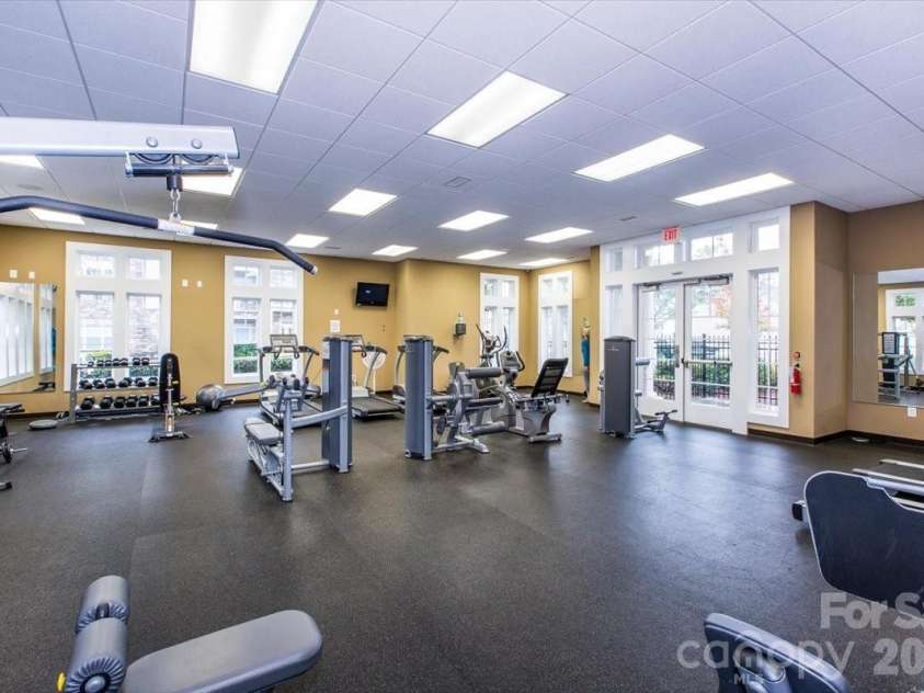 4350 Park South Station Boulevard, Charlotte, NC 28210.  MLS# CAR4366634, YatesRealty ID 16453. 