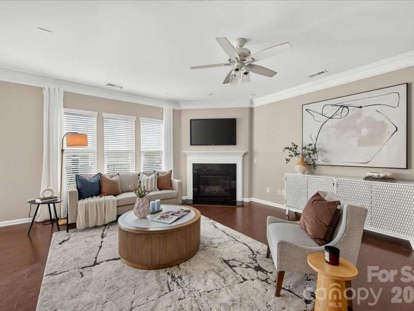 4350 Park South Station Boulevard, Charlotte, NC 28210.  MLS# CAR4366634, YatesRealty ID 16453. 