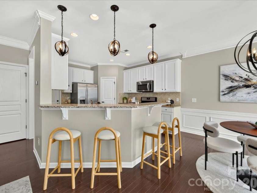 4350 Park South Station Boulevard, Charlotte, NC 28210.  MLS# CAR4366634, YatesRealty ID 16453. 